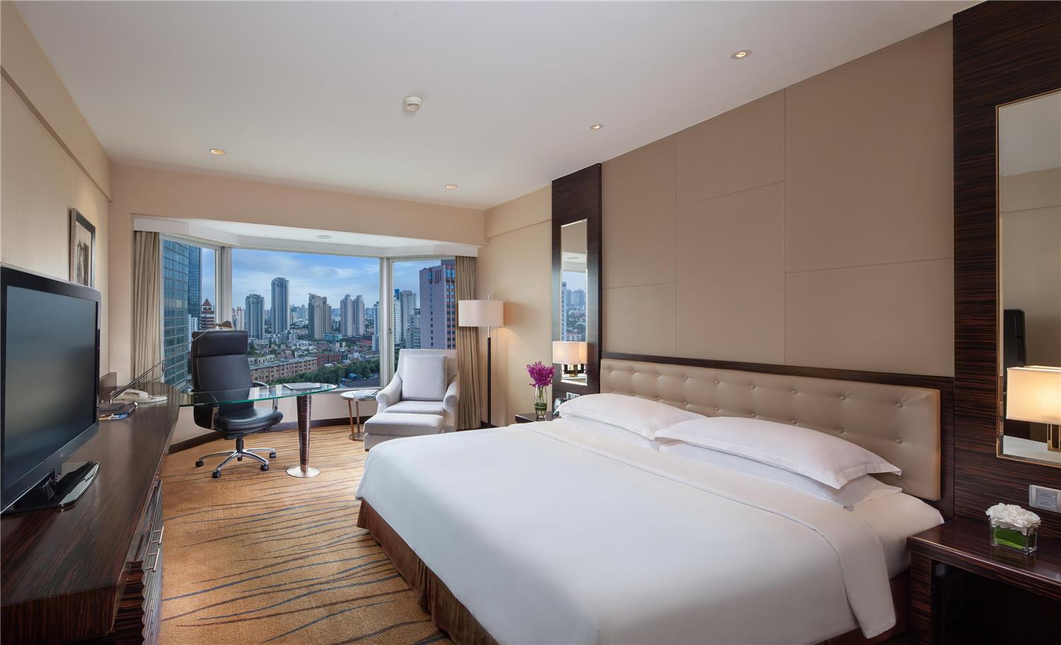 GRAND DELUXE KING ROOM