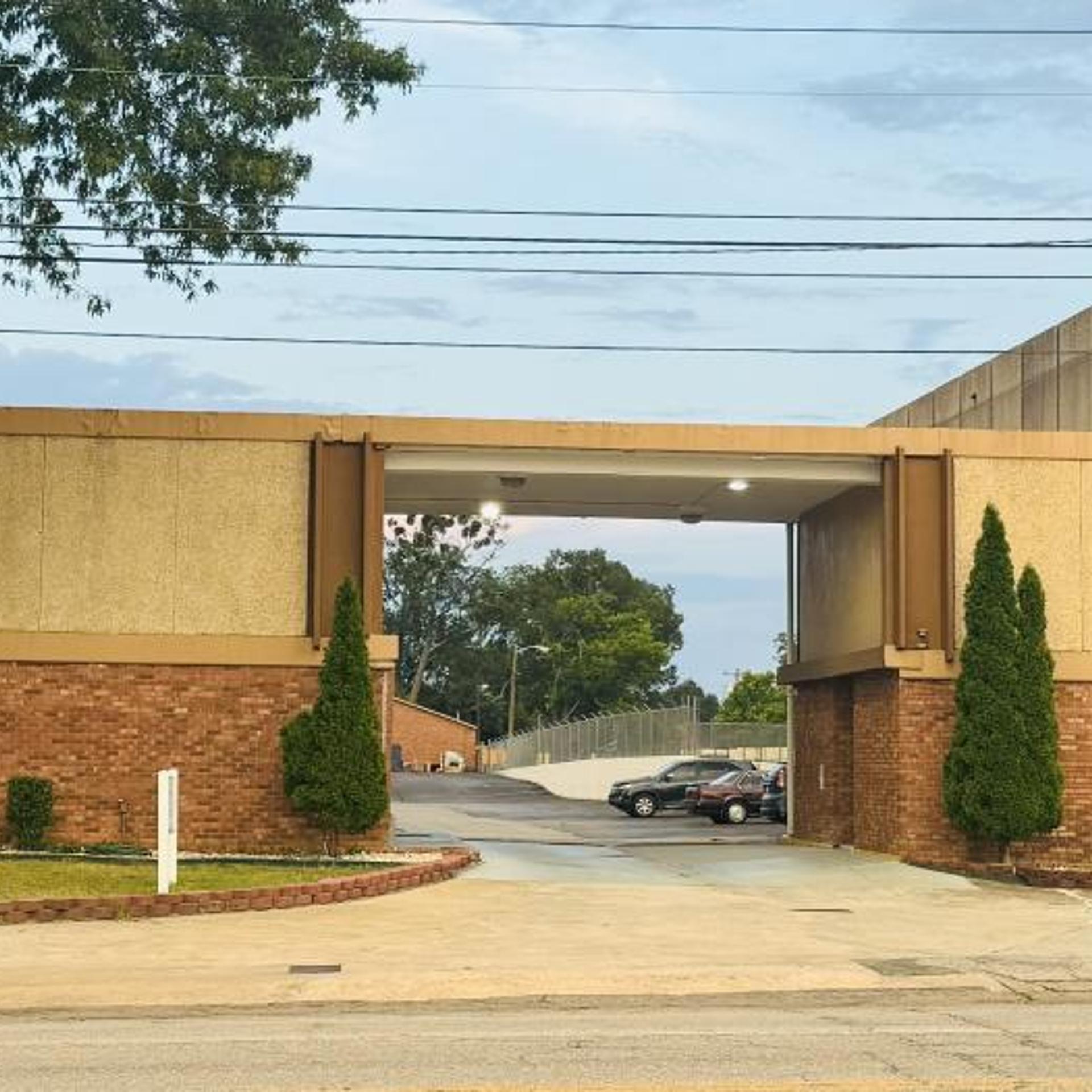 College Inn Spartanburg 29/33