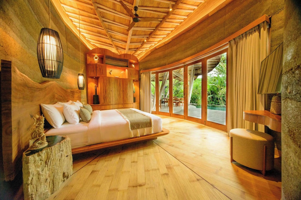 Grand, Lagoon, Pool, Villa, Double Bed