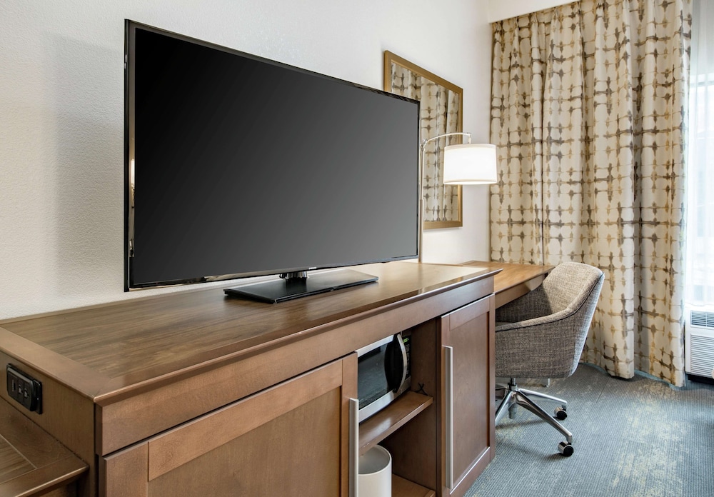 Hampton Inn & Suites Newport-Cincinnati 37/44