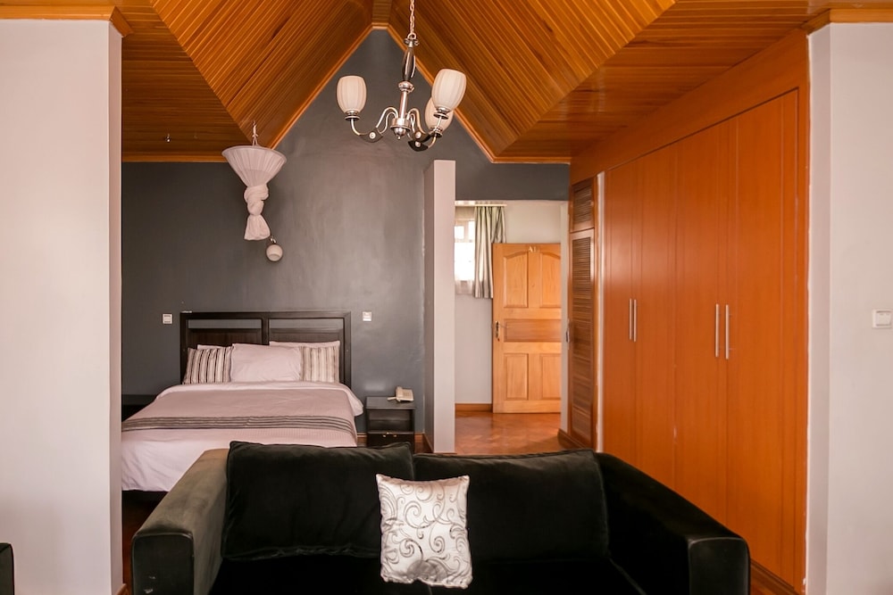 Meltonia Luxury Suites 13/50