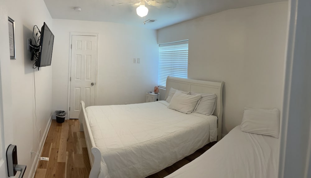 3 BEDROOMS, TRADITIONAL, HOUSE
