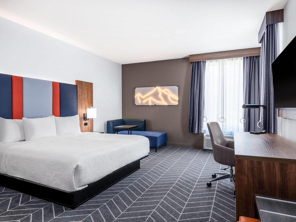 ROOM, KING BED, ACCESSIBLE