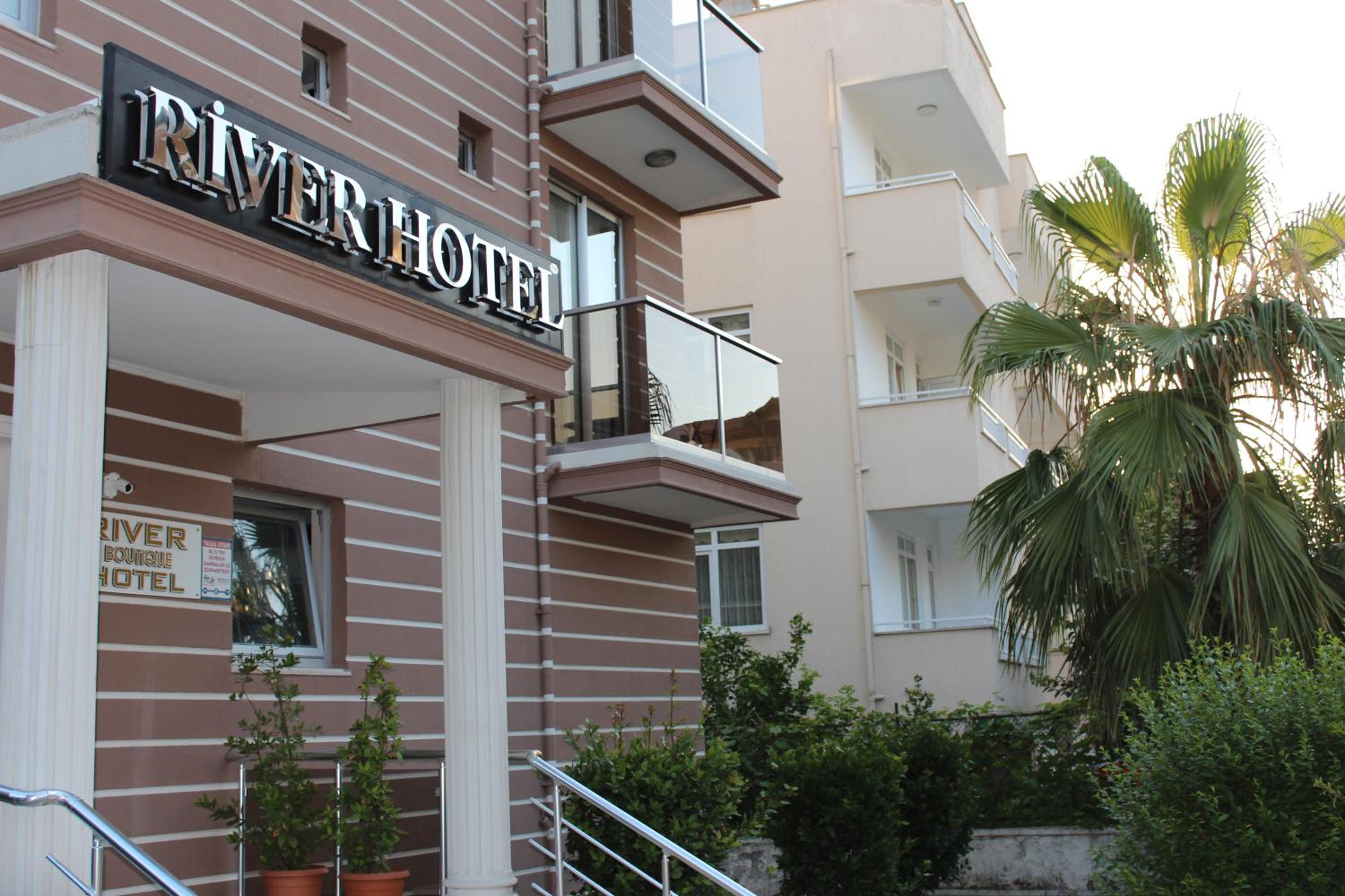 River Boutique Hotel 12/28
