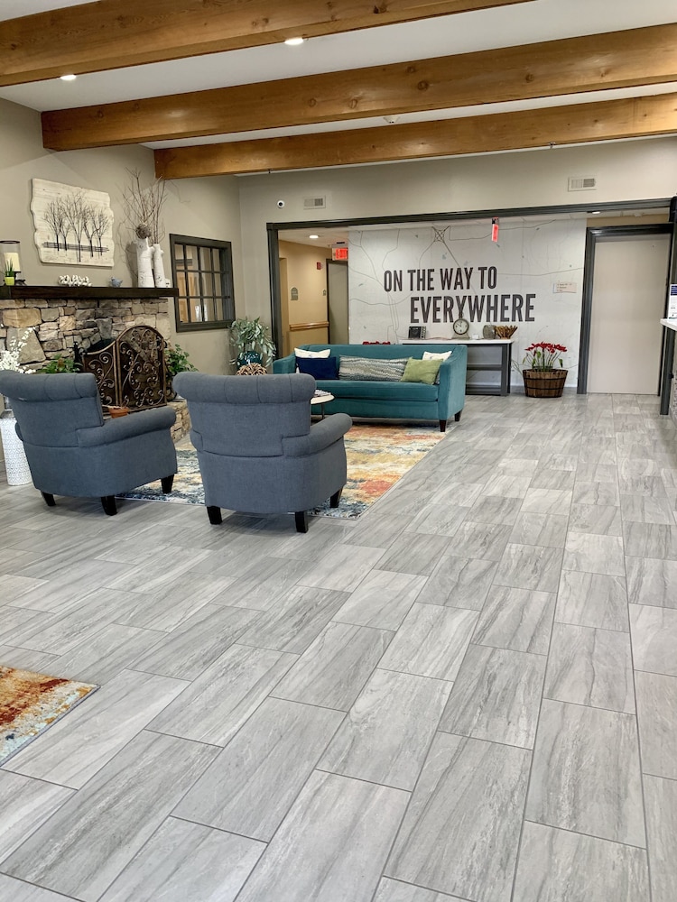 Quality Inn & Suites Hendersonville Flat Rock 8/29