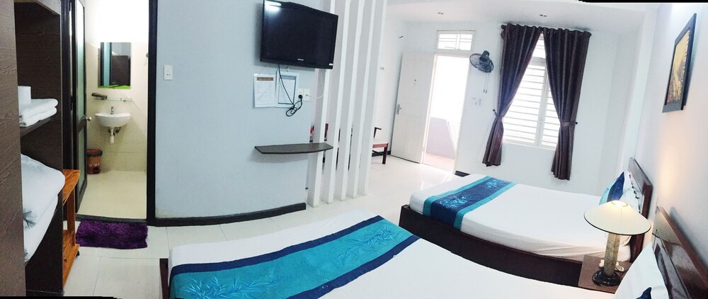 QUAN QUAN HOTEL 25/43