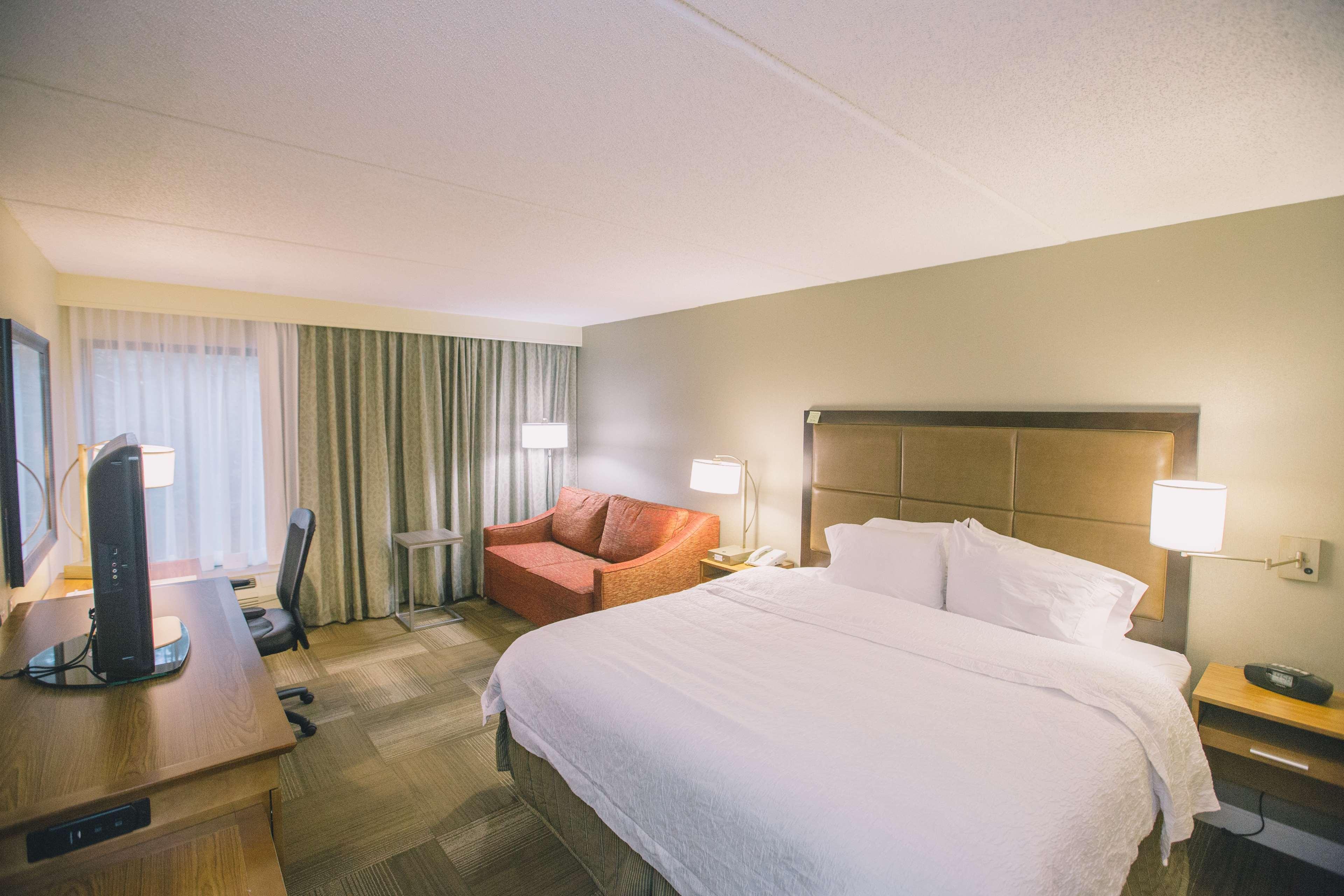 ROOM, KING BED, SOFA, ACCESSIBLE