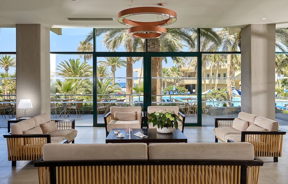 Sirens Beach Hotel 61/77