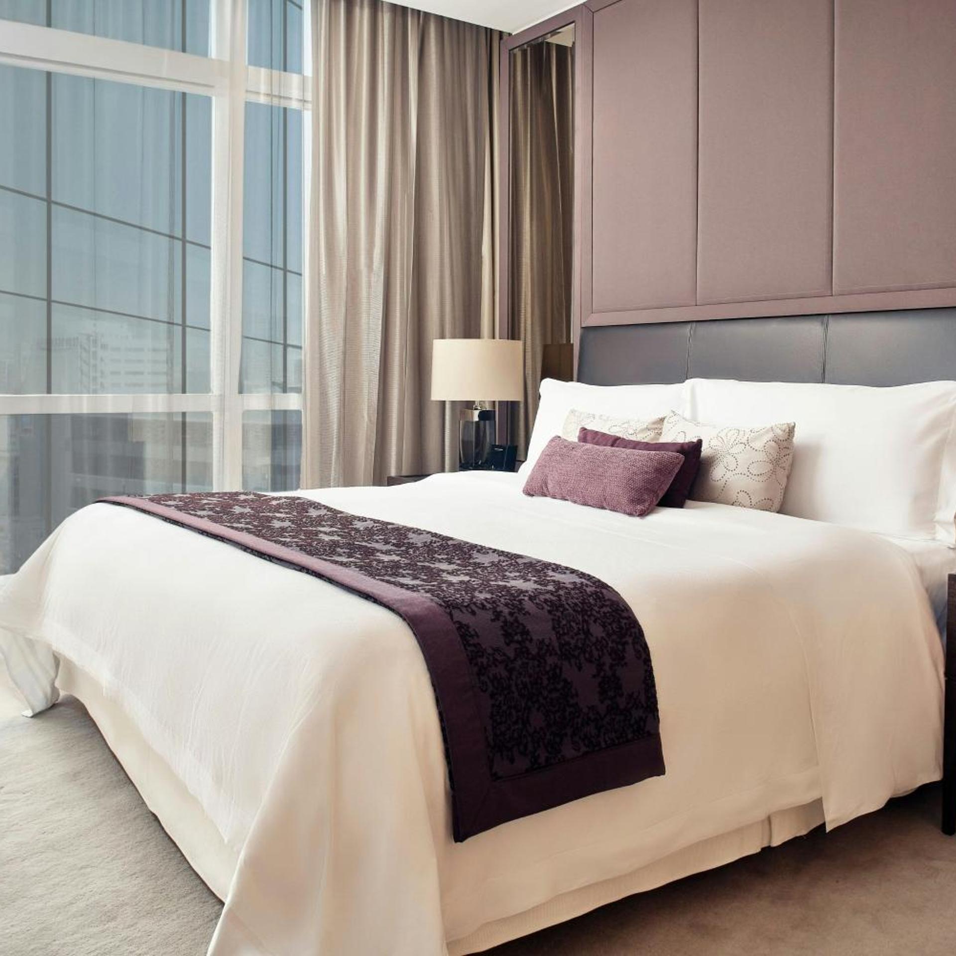 Guest Room, Deluxe, King Bed, Butler