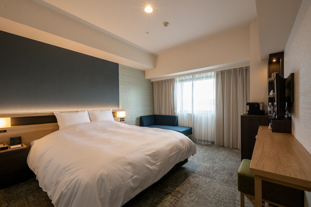 ROOM, KING BED