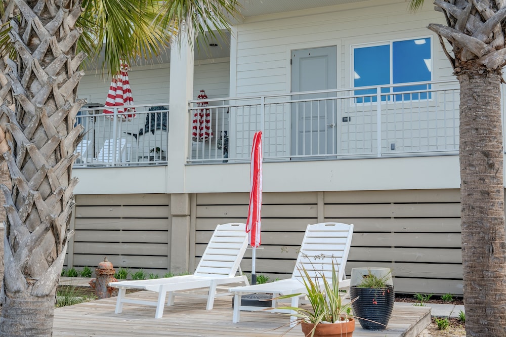Driftwood Inn 5/50