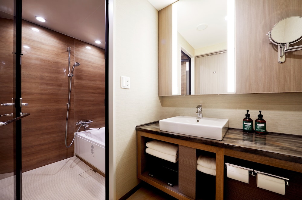 Ana Crowne Plaza Chitose 75/78