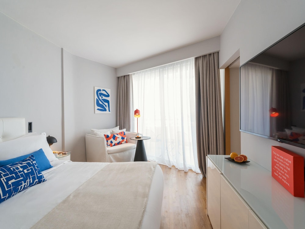 IVORY, JUNIOR SUITE