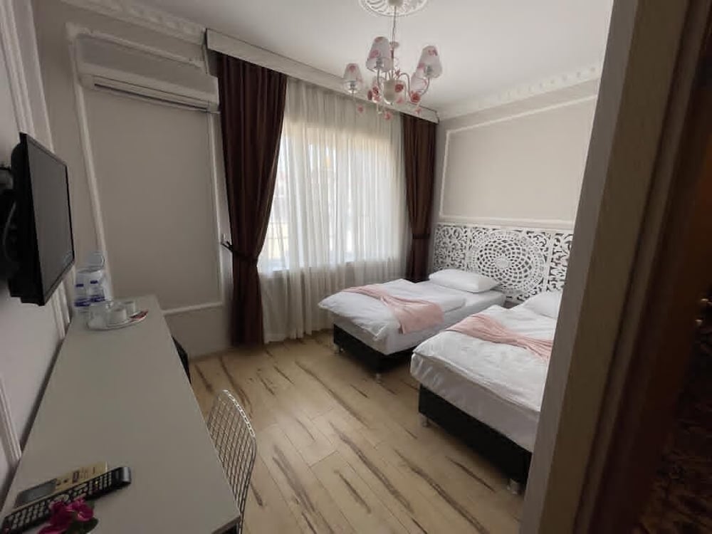 Aysa Hotel 34/58