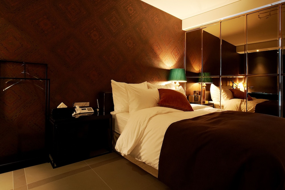 Lee Design Hotel 9/74