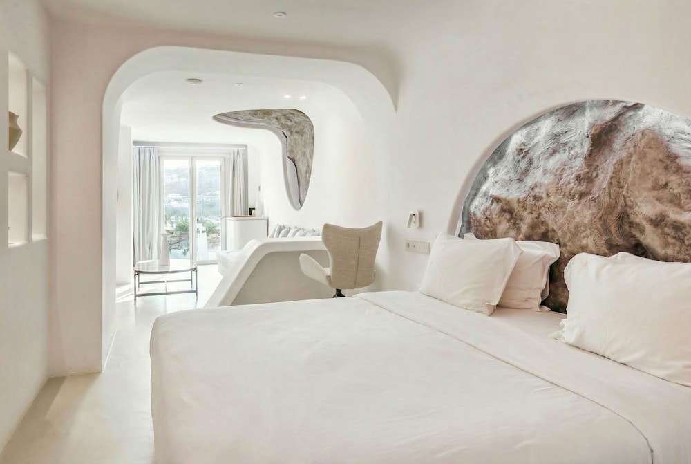2 BEDROOMS, SUITE, SEA VIEW, WITH POOL