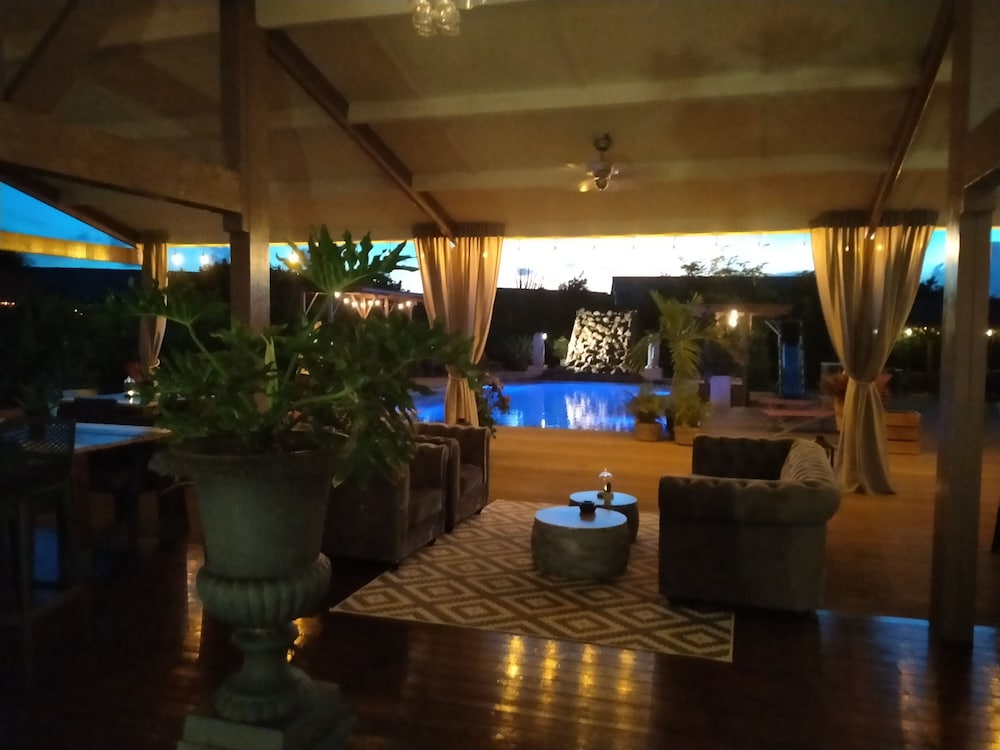 Red Palm Village 23/50