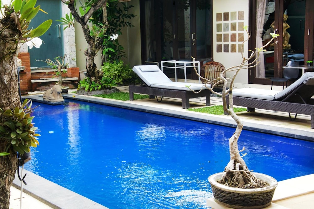 SINDHU MERTHA SUITE 8/49