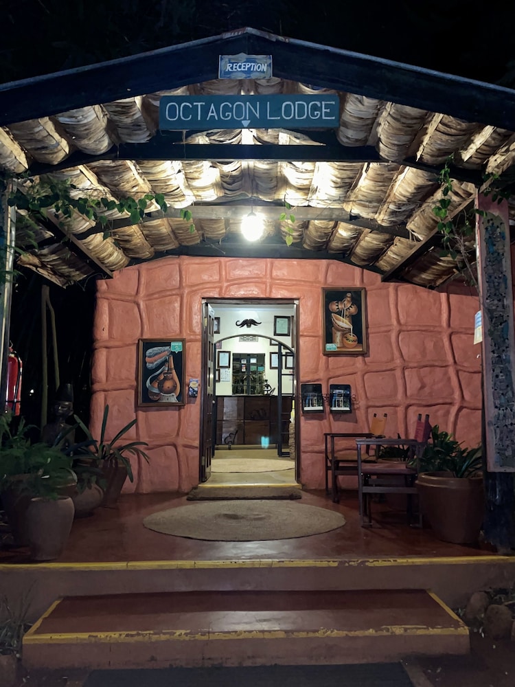 Octagon Lodge 1/50