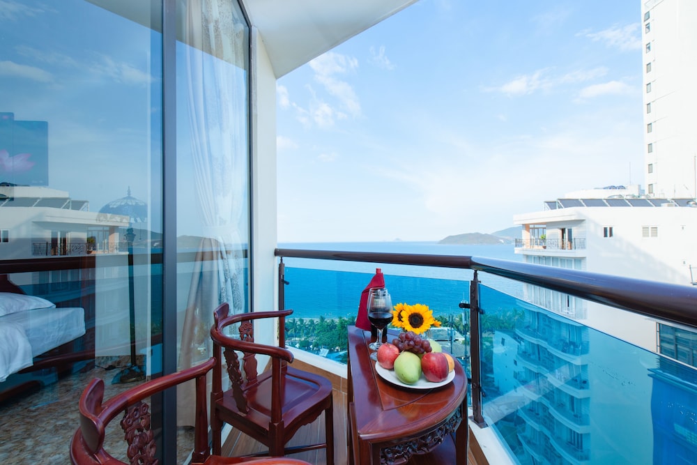 Red Sun Nha Trang Hotel 98/100