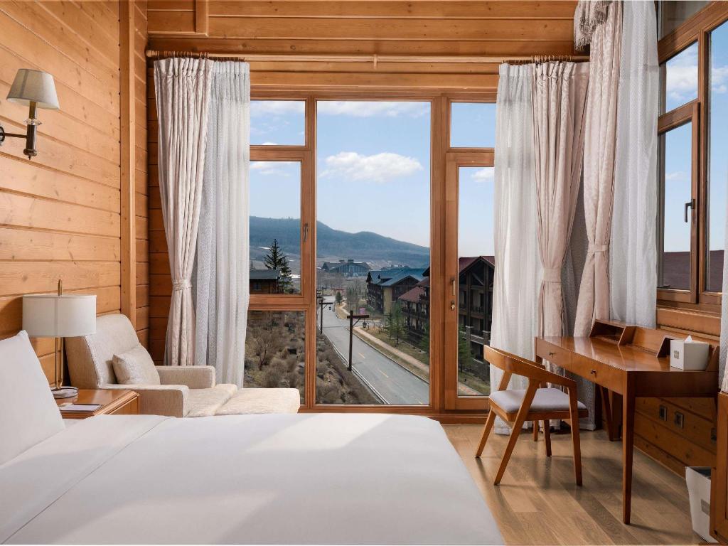 Swiss, Family, Villa, King and Twin Beds, Mountain View, Swissotel Resort Changbaishan 7/16