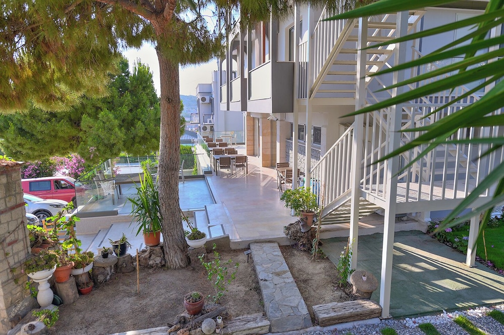 Calis Hotel 32/48