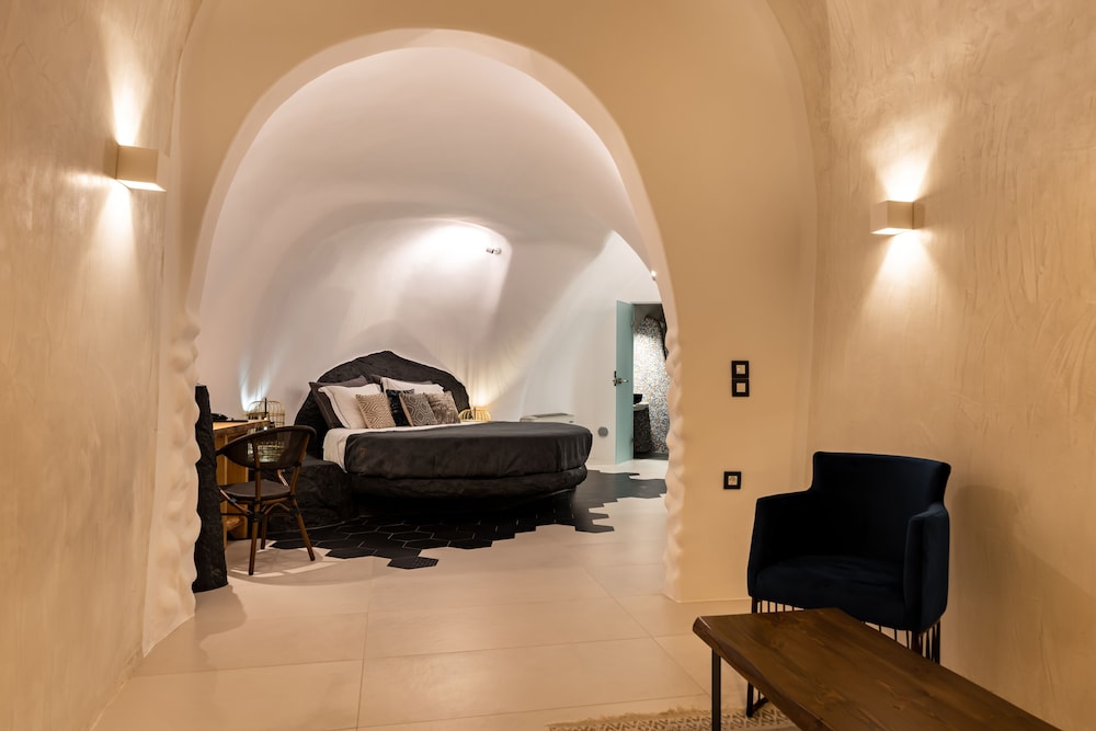 Day Dream Luxury Suites 66/81