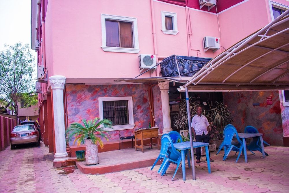 Maria Suites 2/41