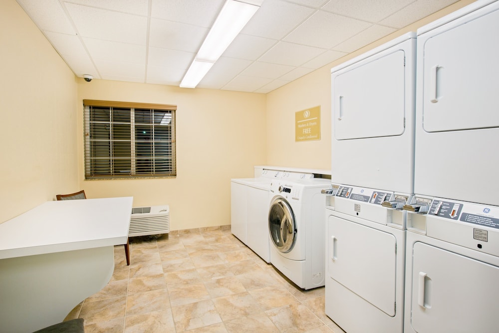 Candlewood Suites Pittsburgh-Cranberry 34/34