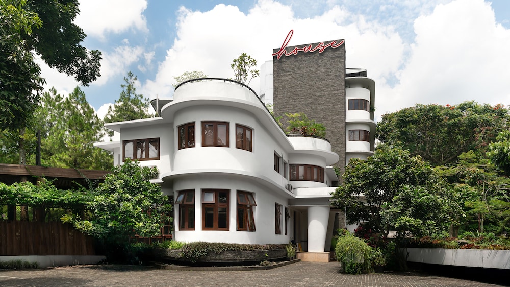 House Sangkuriang 8/69