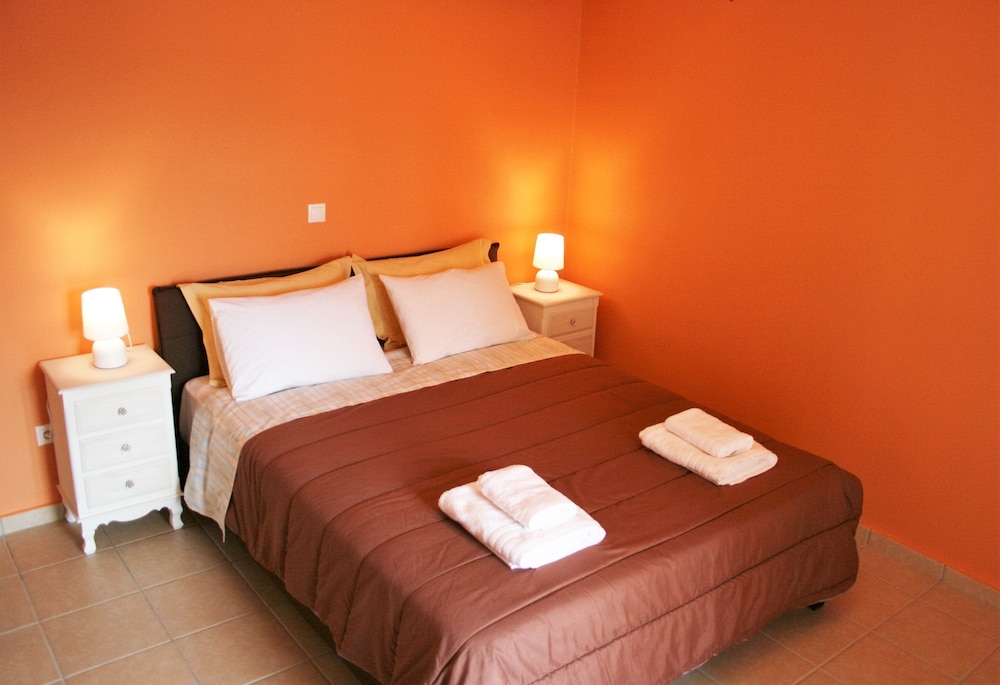 Lagoon View Apartments - Adults Only 14/70