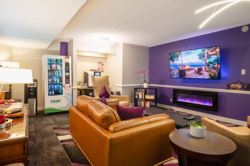 Coast Parksville Hotel 24/50
