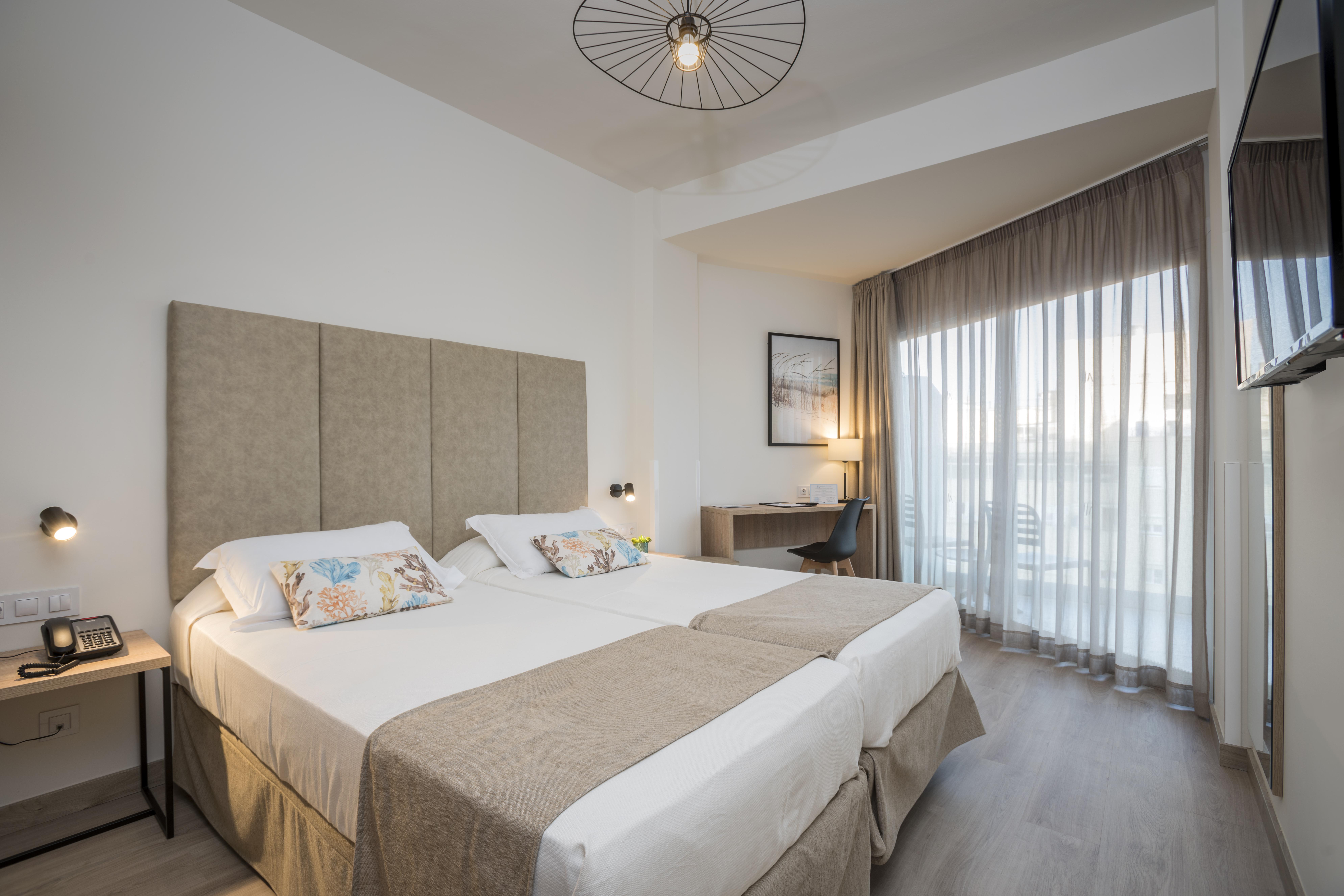 Standard, Double Bed, Pool View, Balcony or Terrace