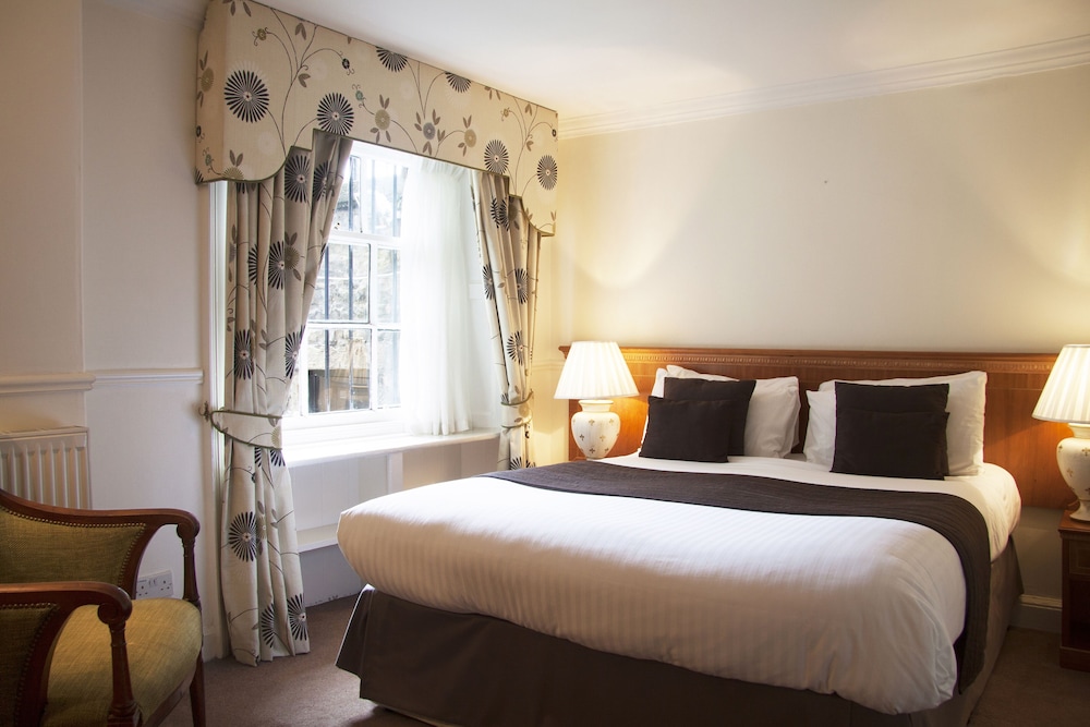 SEMI BASEMENT, STANDARD, DOUBLE BED