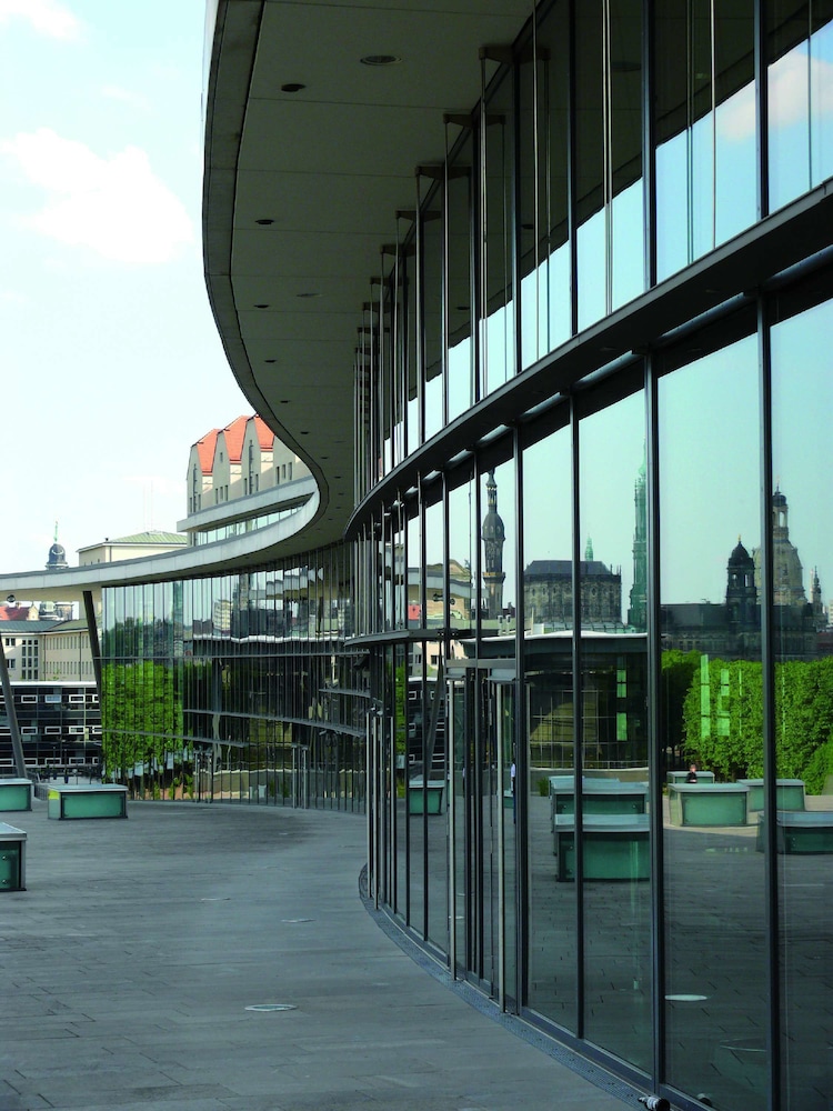 Maritim Hotel & Internationales Congress Center Dresden 68/75