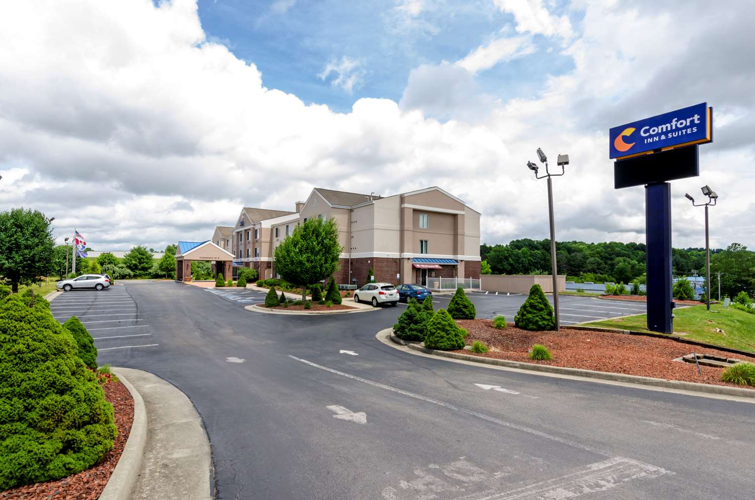 Comfort Inn and Suites Hillsville I-77 11/12