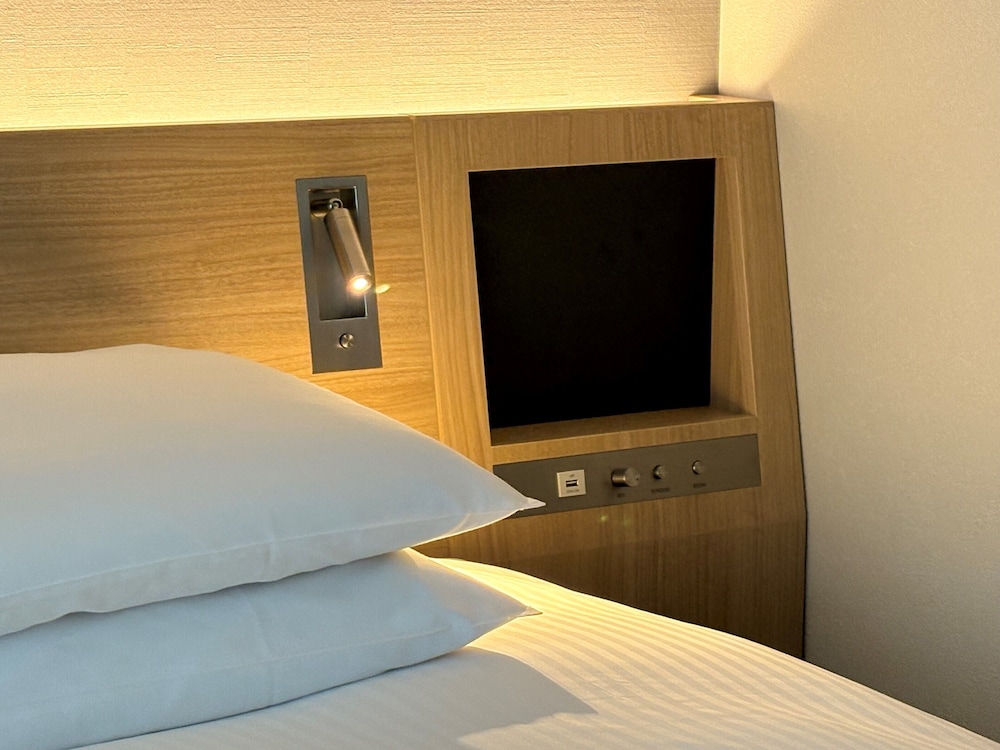 غرفة اقتصادية بسرير كوين في المبنى الرئيسي، Hotel Nikko Narita 2/4