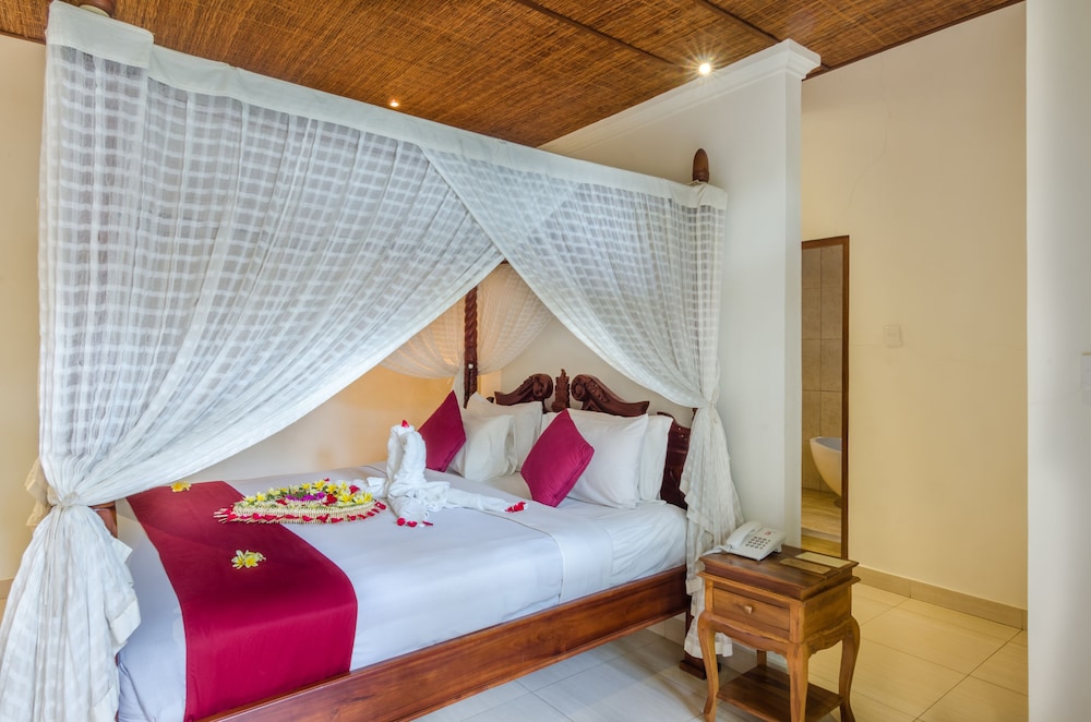 1 BEDROOM, VILLA, WITH POOL