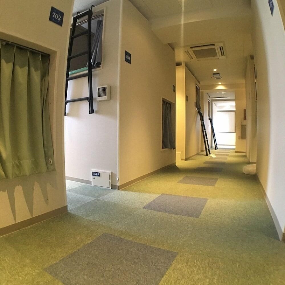 1 Night 1980 Hostel Tokyo 38/50