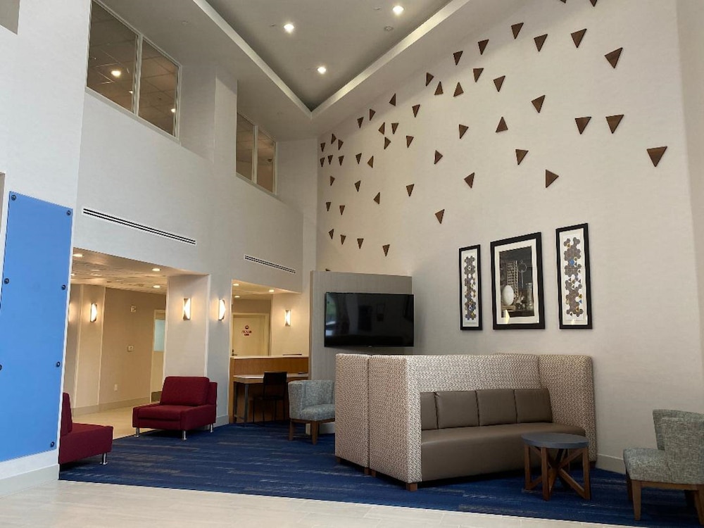 Holiday Inn Express Hotel And Suites Beaumont Oak Valley 49/66
