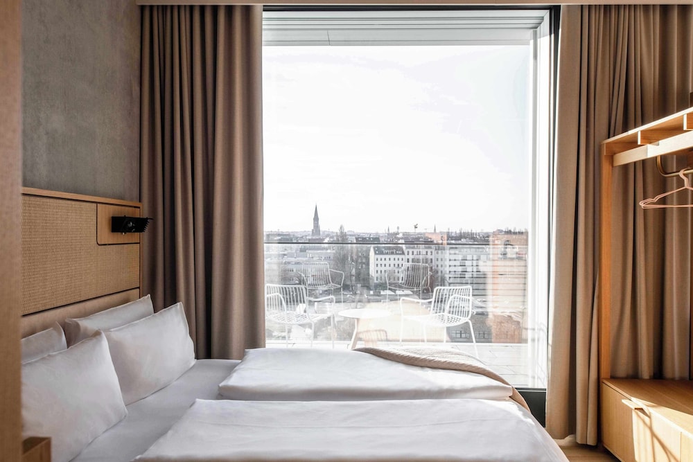 SUITE, RIVER VIEW