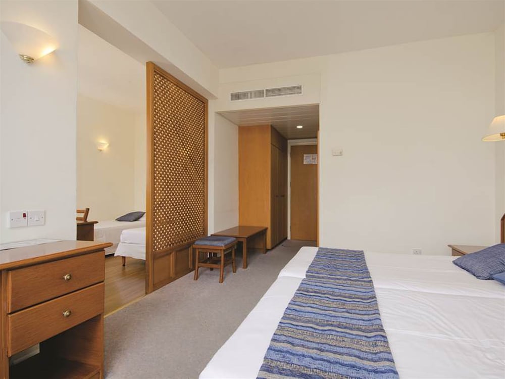 Iliada Beach Hotel 16/64