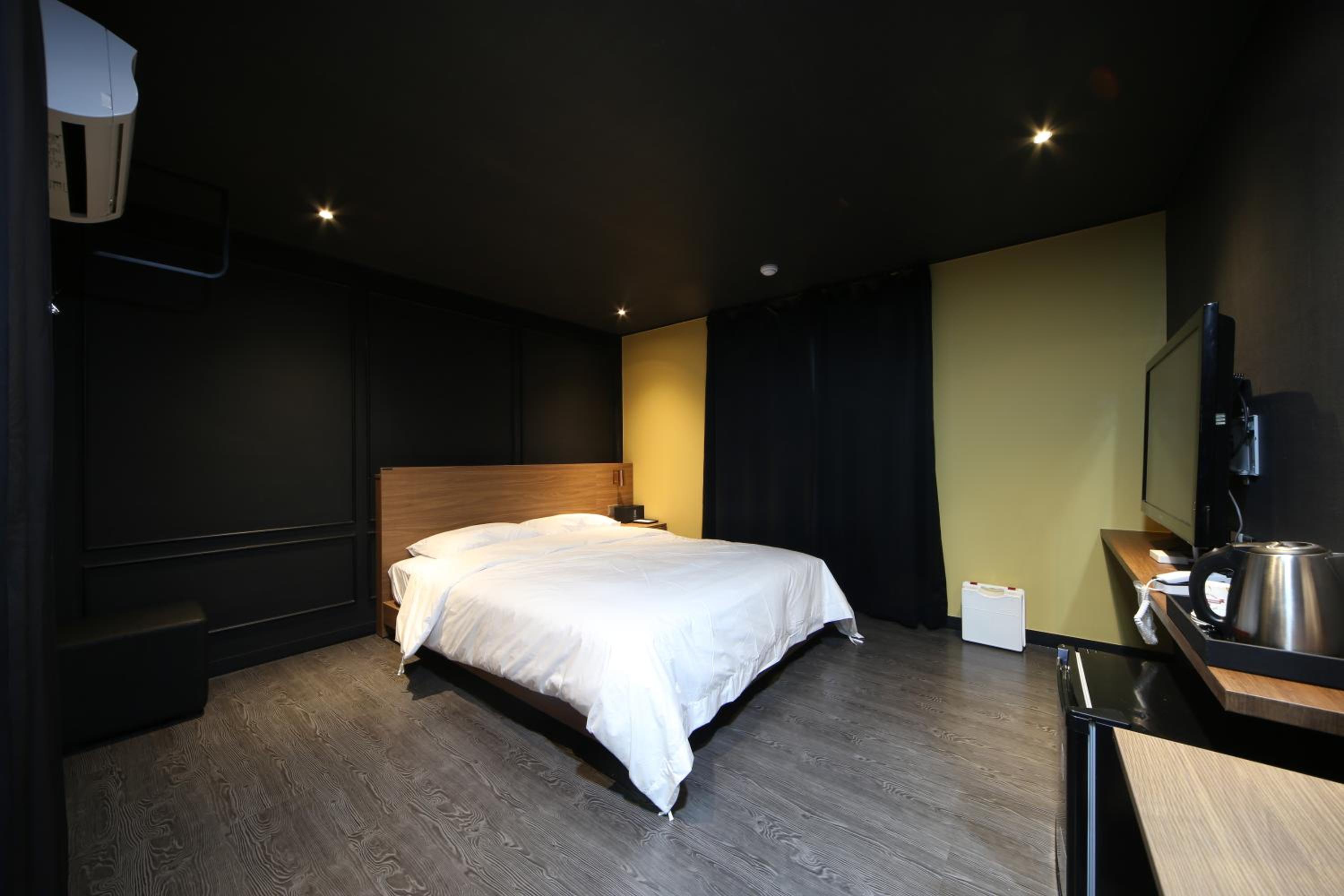 Soho Hotel 23/68