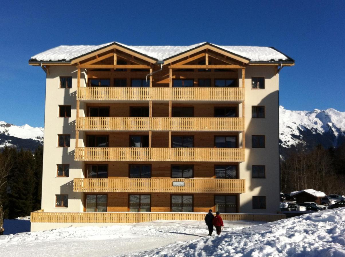 L Eden Skis aux pieds 1/33