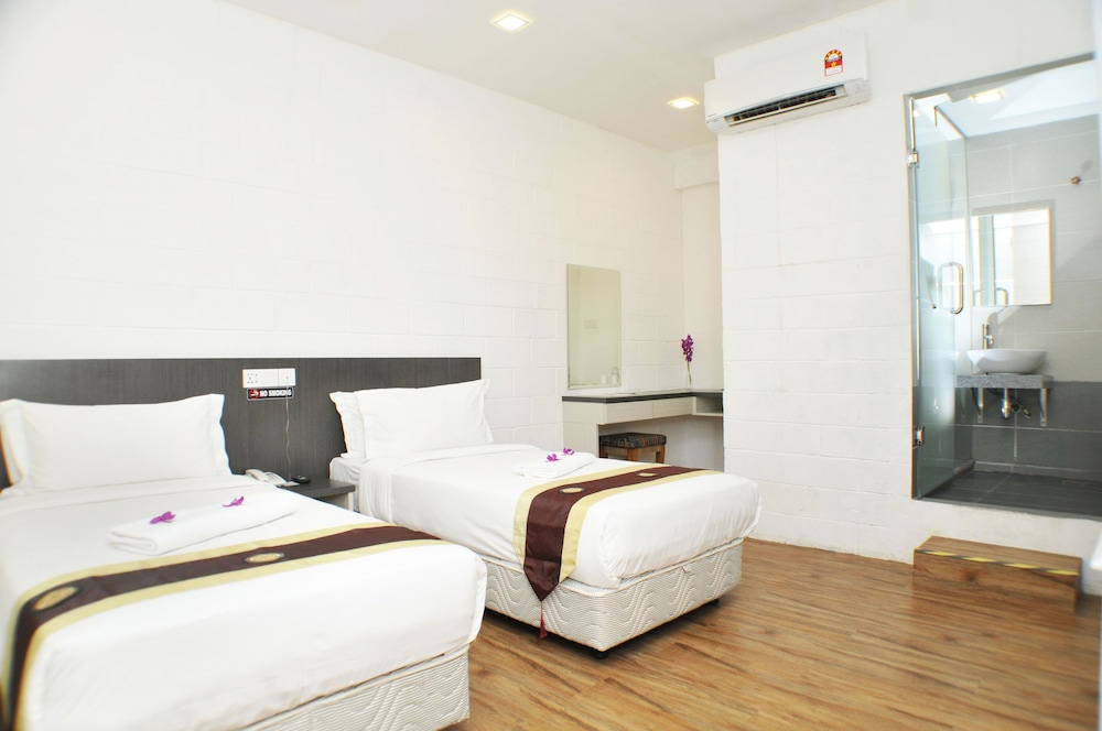 Promenade Service Apartments 25/72