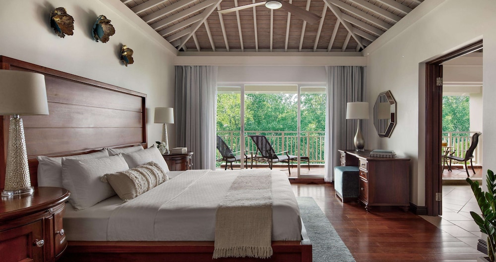 1 Bedroom, Caribbean, Suite, King Bed, Ocean View, Butler, Bathtub