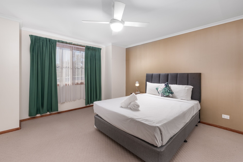 2 BEDROOMS, APARTMENT