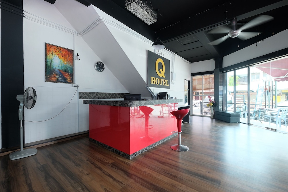 Lobby at OYO 1104 Q Hotel, TEMERLOH
