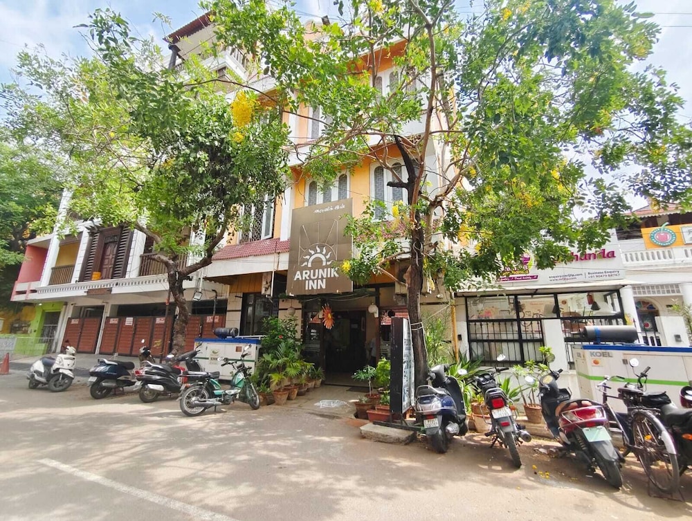OYO Rooms off Aurobindo Ashram 58/65