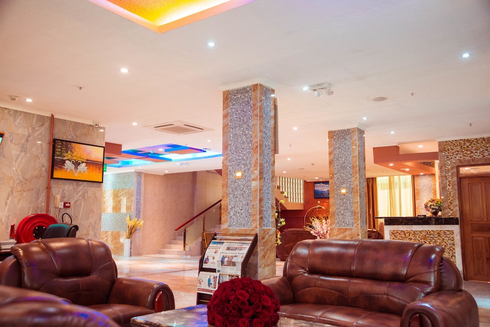 Tiffany Diamond Hotel Makunganya Street 40/66